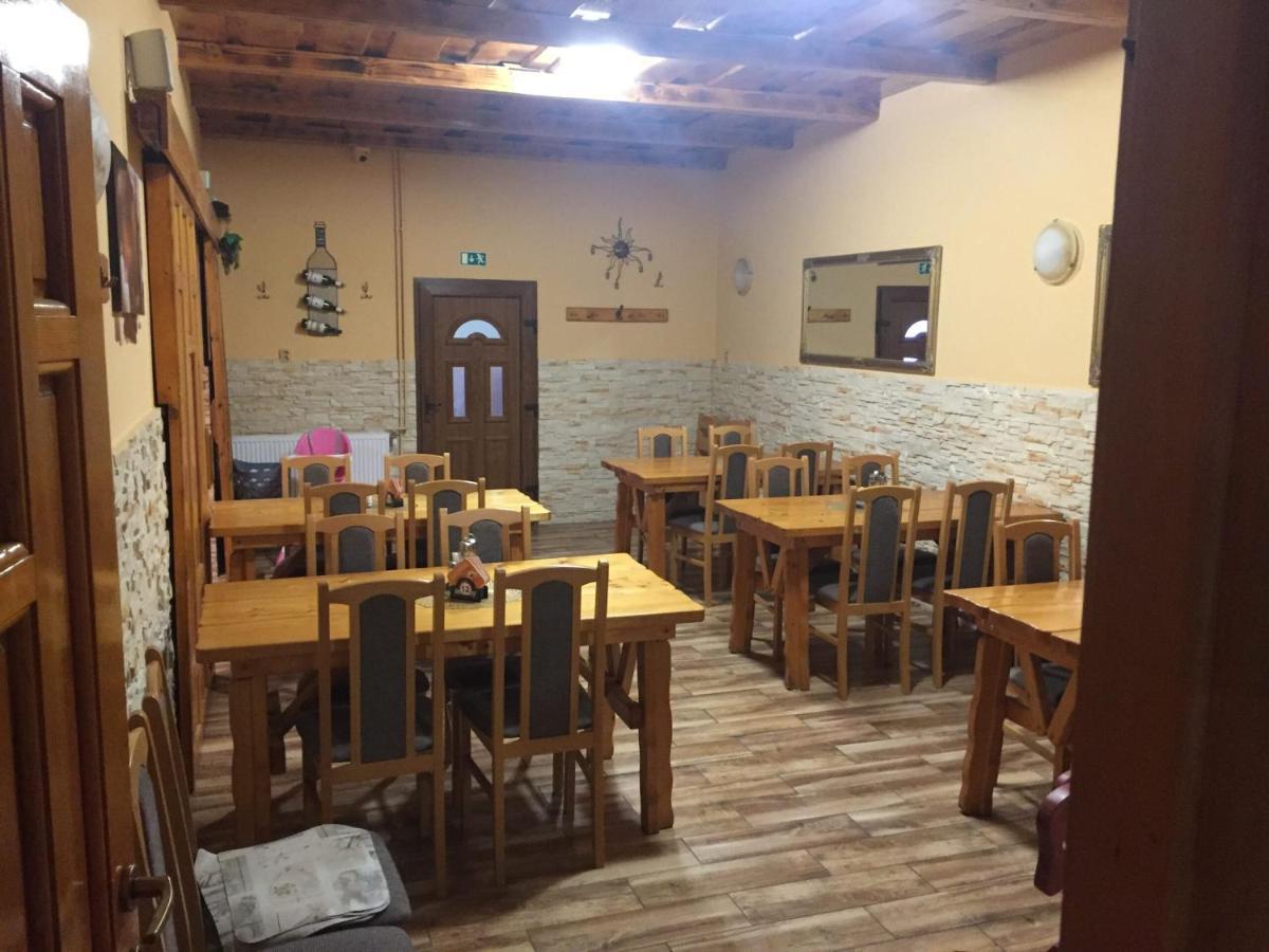 Hotel Taurus Острава Экстерьер фото