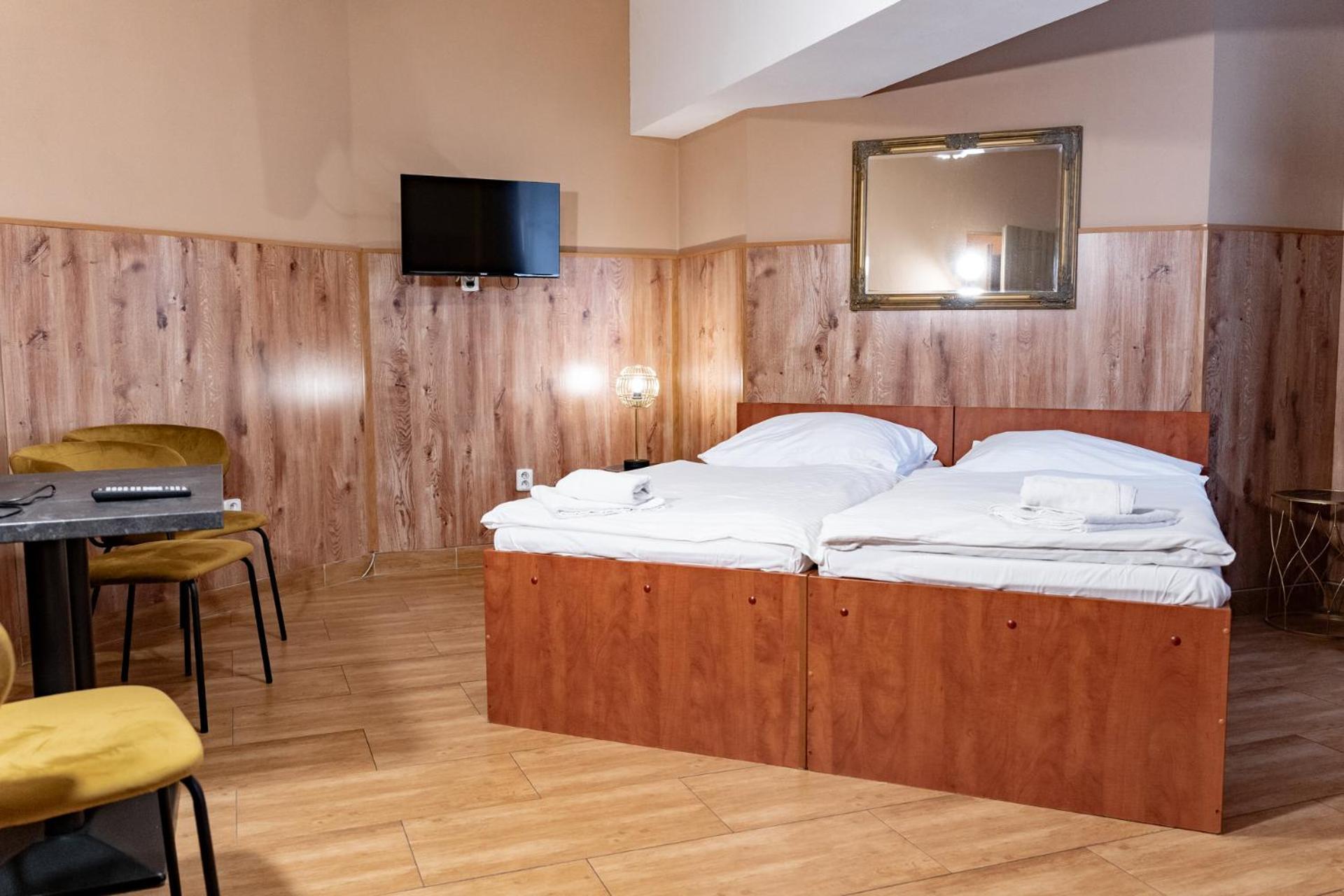 Hotel Taurus Острава Экстерьер фото