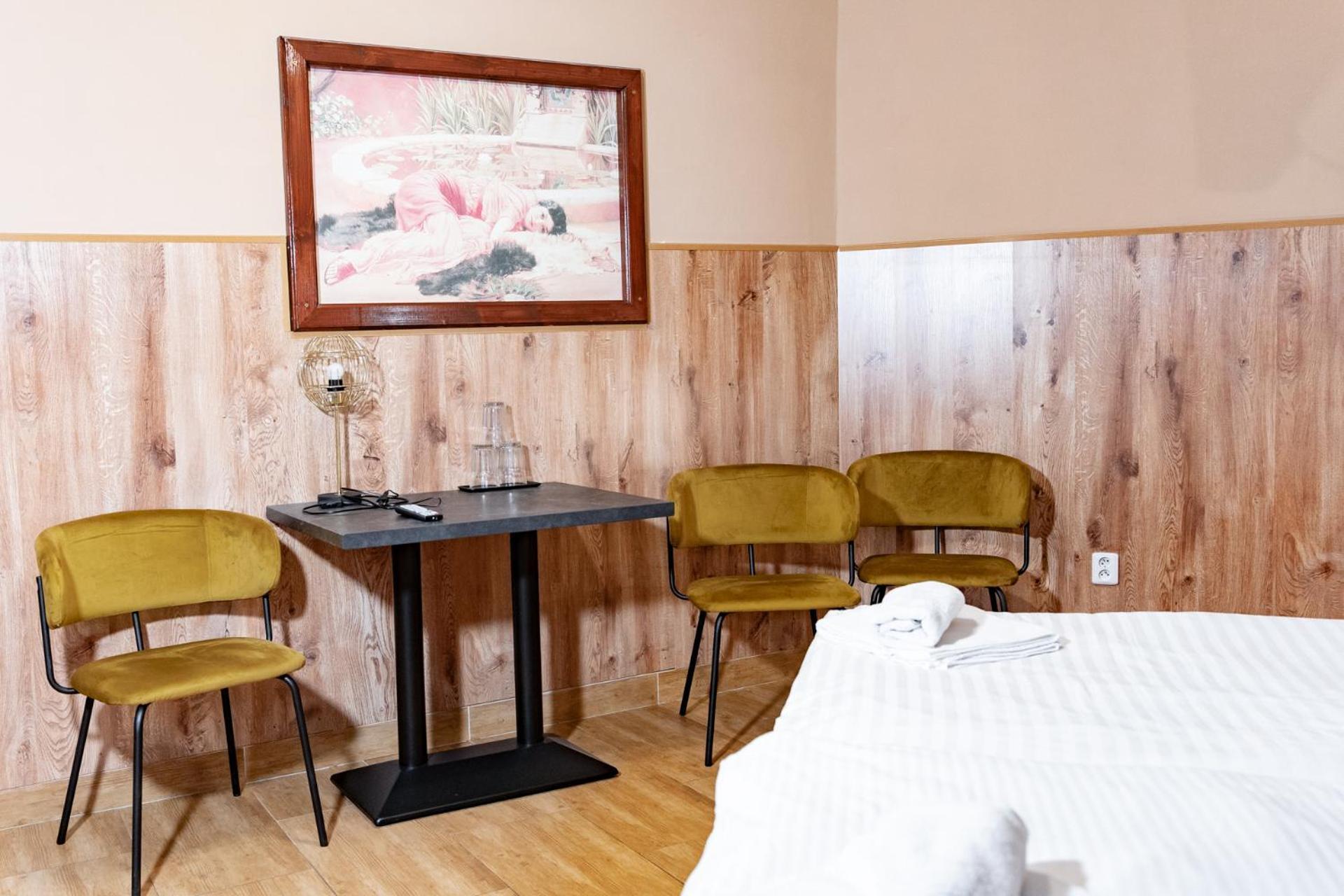 Hotel Taurus Острава Экстерьер фото