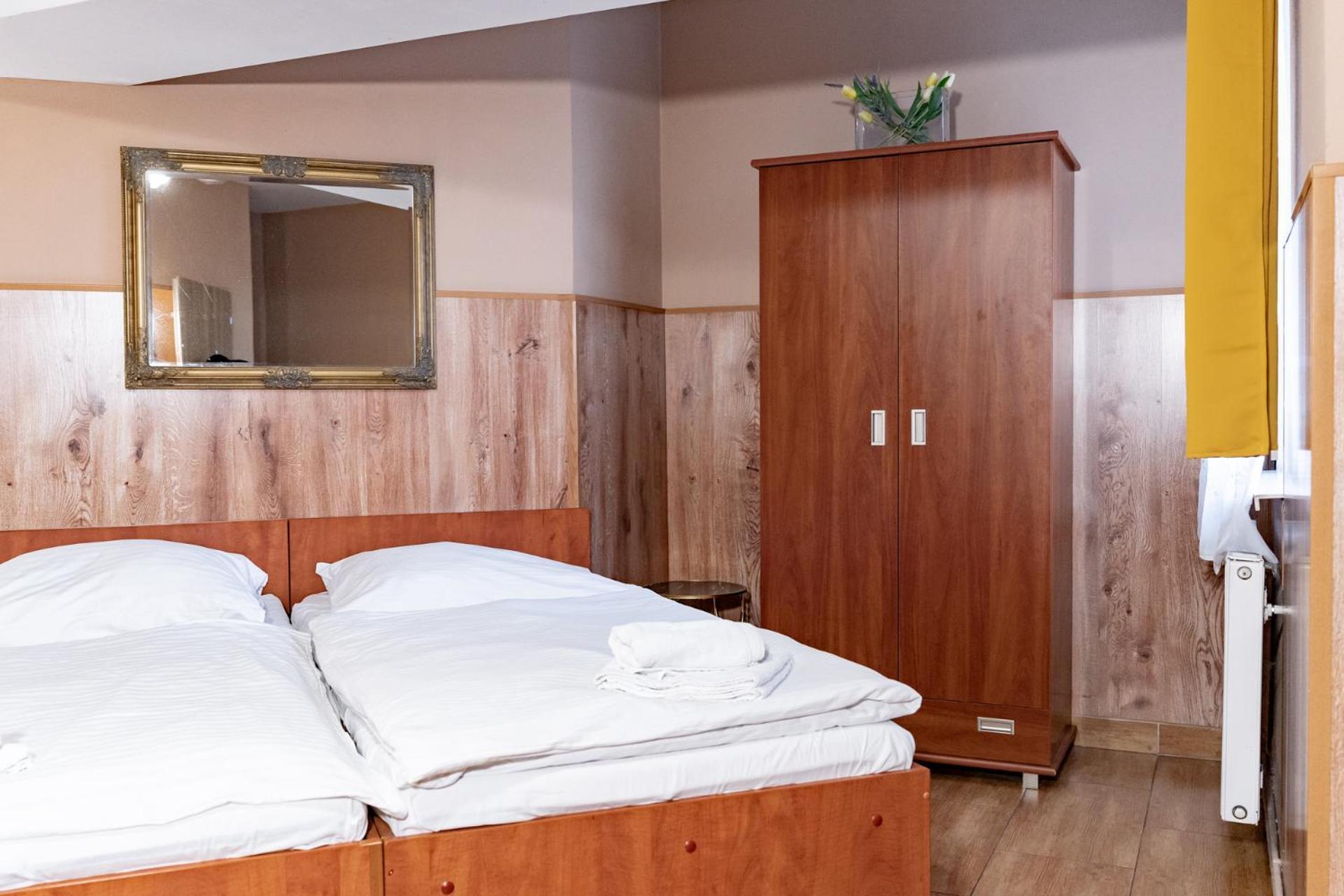 Hotel Taurus Острава Экстерьер фото