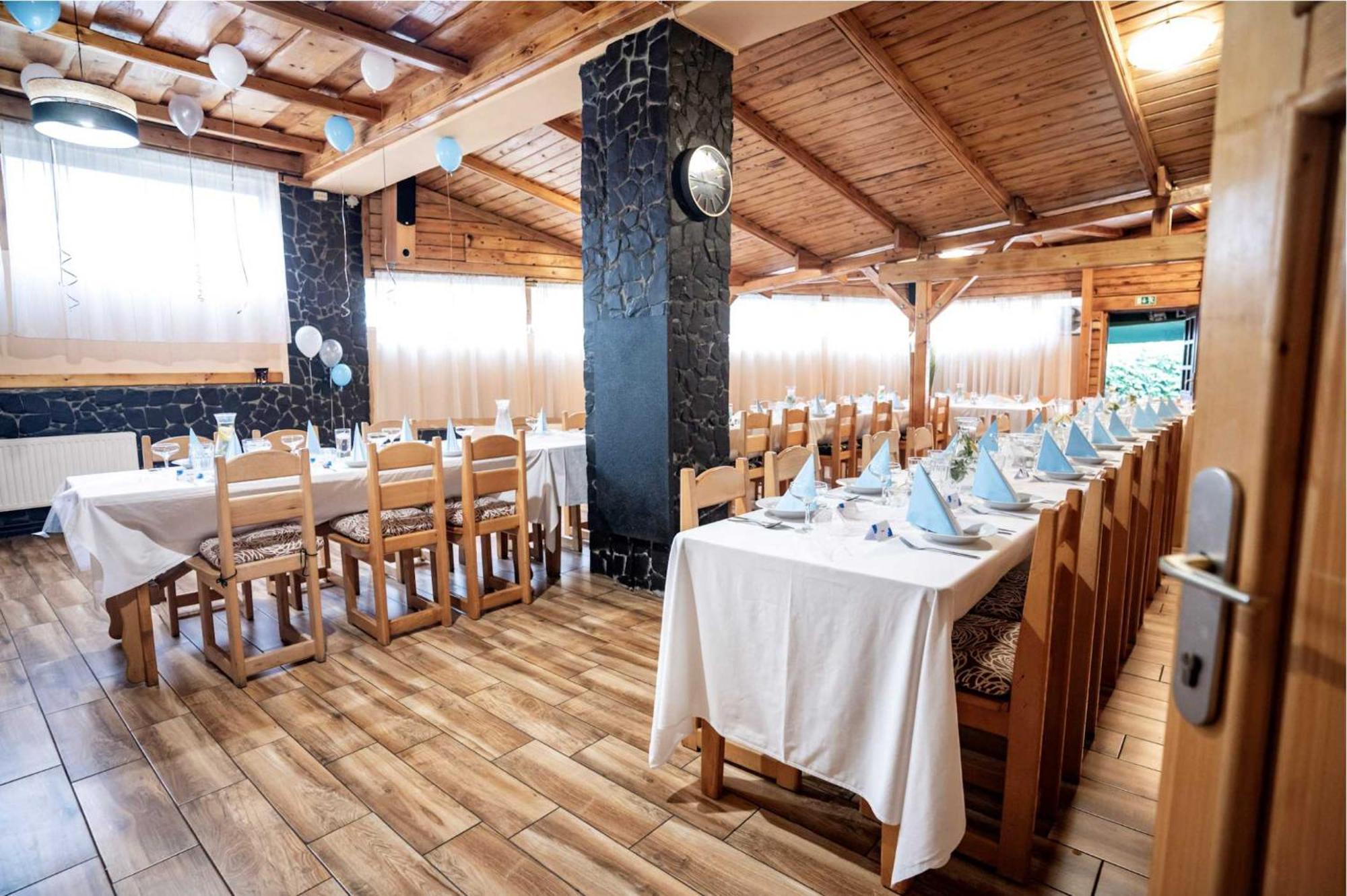 Hotel Taurus Острава Экстерьер фото