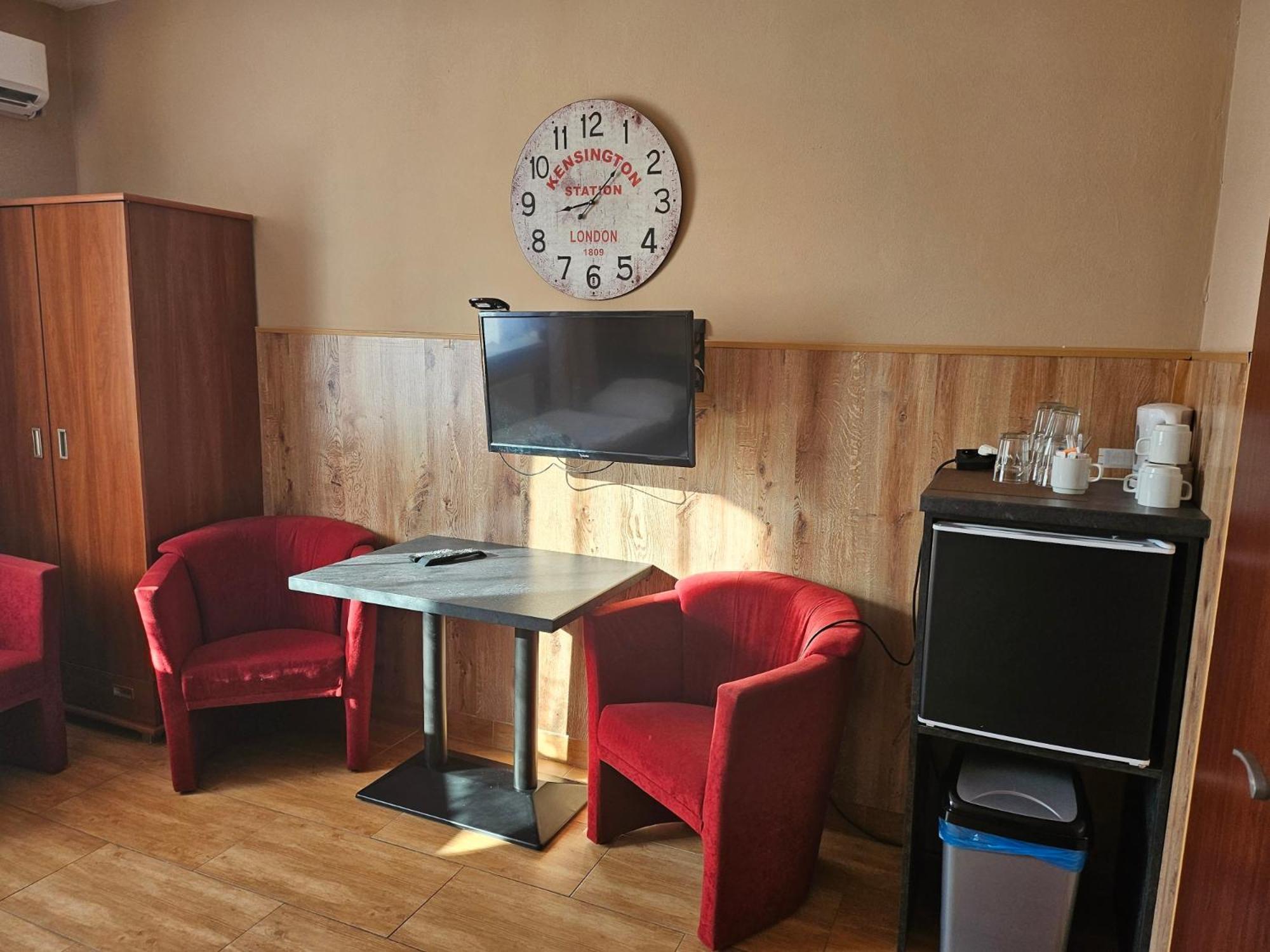 Hotel Taurus Острава Экстерьер фото