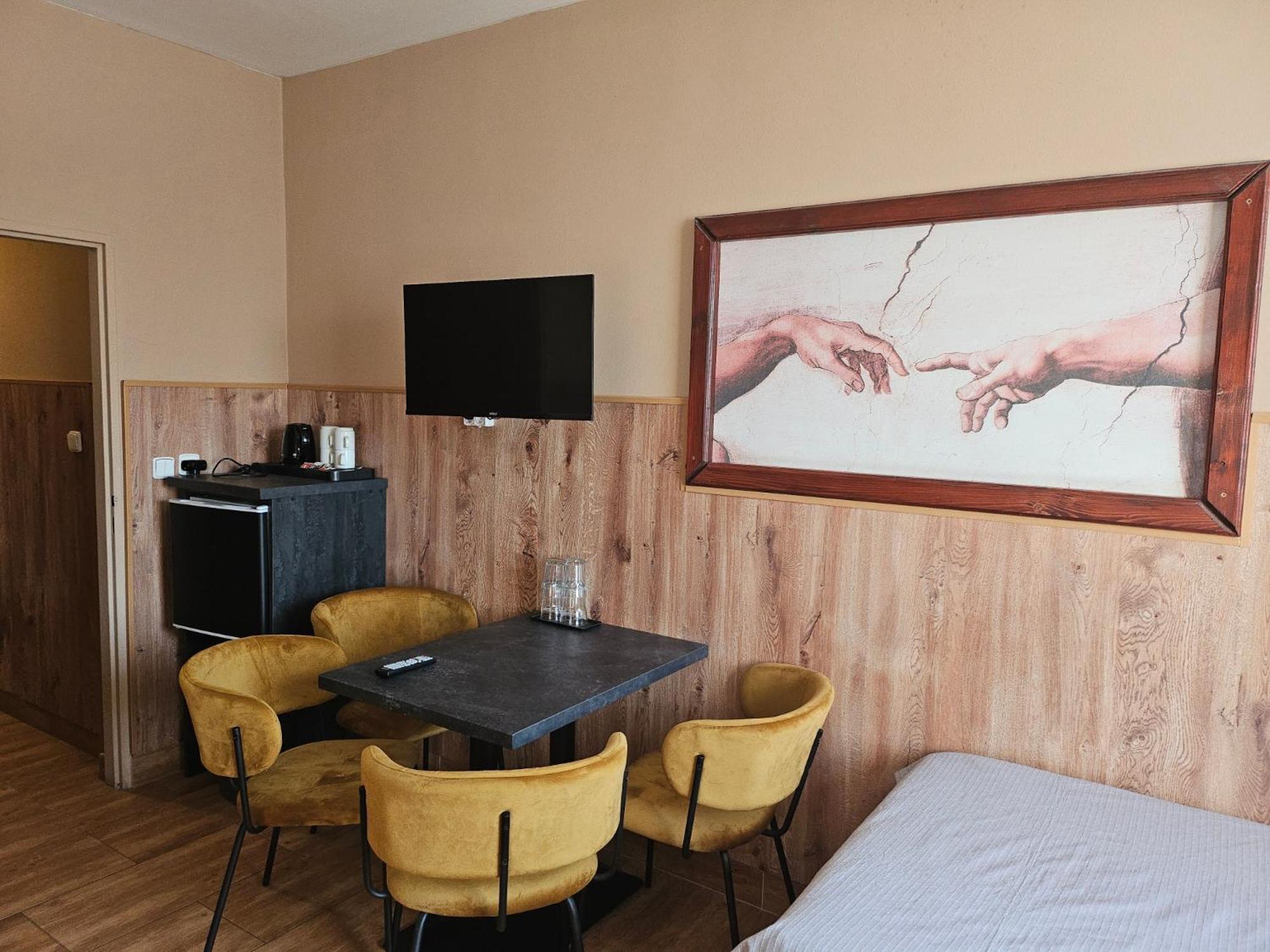 Hotel Taurus Острава Экстерьер фото