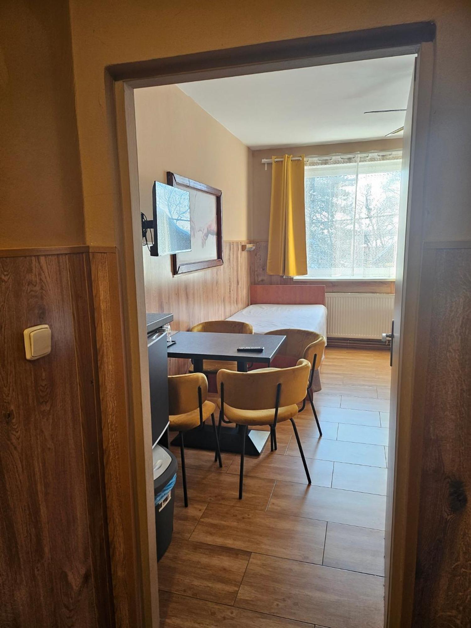 Hotel Taurus Острава Экстерьер фото