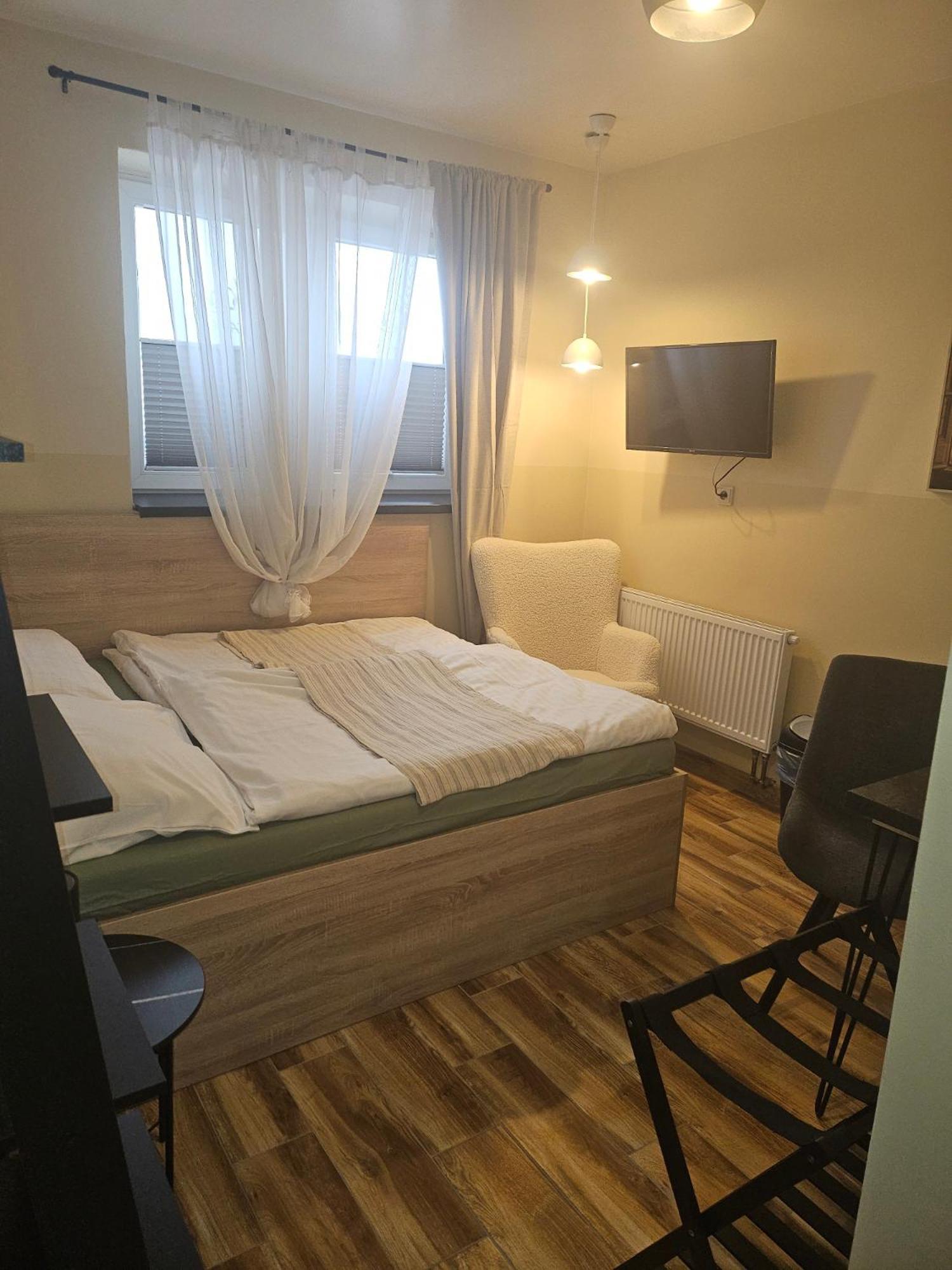 Hotel Taurus Острава Экстерьер фото
